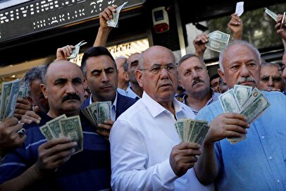 افزایش ۱۸ هزار تومانی قیمت دلار تا زمستان ۱۴۰۴/ شوک دلار در راه است؟