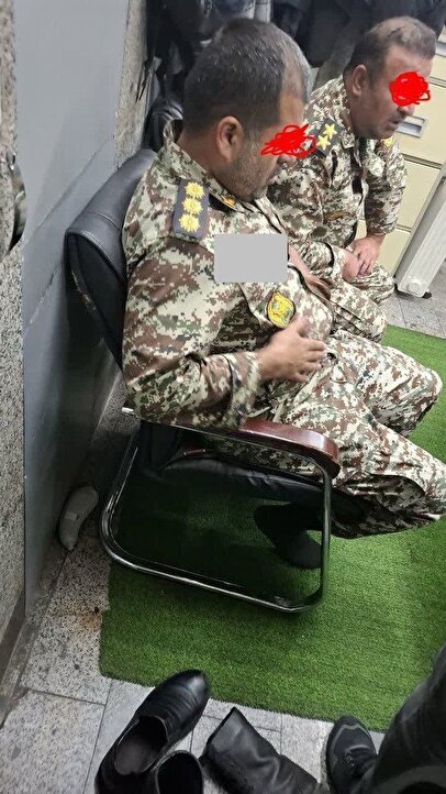 دو ارتشی با پرچم شیر و خورشید در مترو تهران / ماجرا چه بود؟