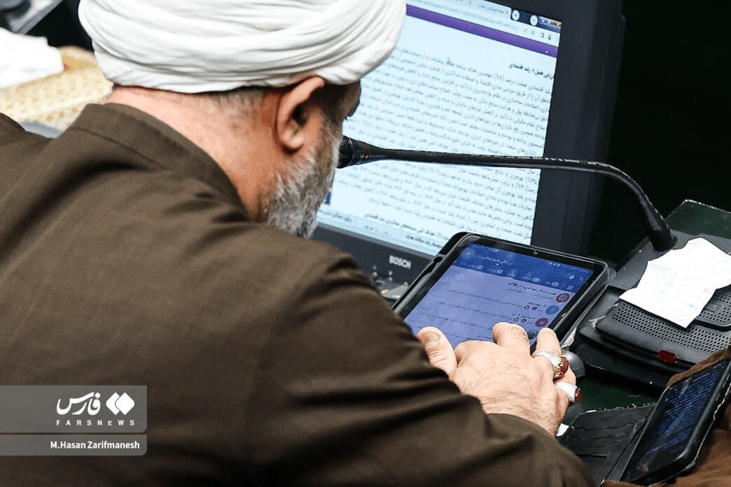 کانال «همسر ایده‌آل خودتو پیدا کن» در گوشی حمید رسایی + عکس