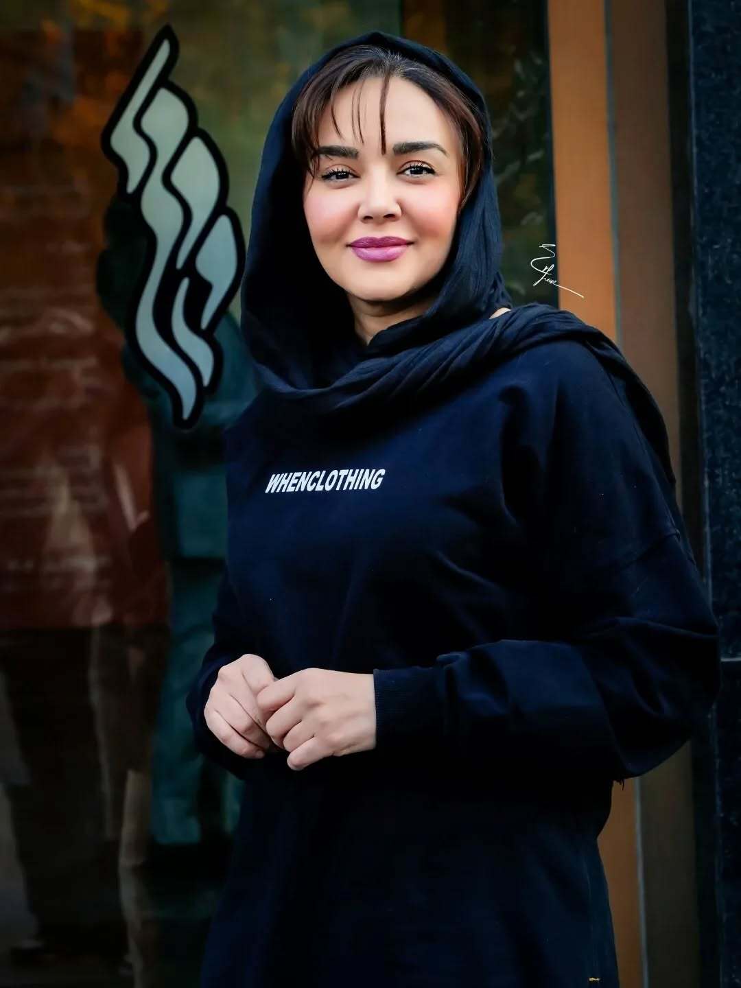 چهره جذاب شیرین نون‌خ با استایل پاییزی در تالار وحدت