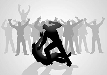 دعوای هولناک در لرستان/ راننده پژو هر دو طرف دعوا را زیر گرفت ( هشدار حاوی تصاویر آزاردهنده)