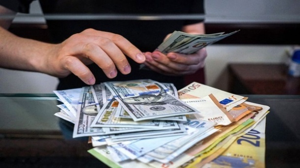 نجومی شدن قیمت دلار در بازار