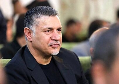 علی دایی اخراج شد چون احمدی‌نژاد را به رختکن راه نداد! + فیلم