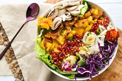 سالاد‌های رنگارنگ و خوش‌طعم ویژه شب یلدا به کمترین مواد غذایی