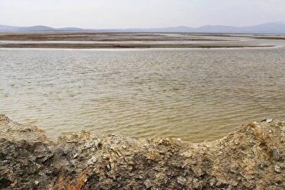 اخبار خوش از دریاچه ارومیه/ جریان آب دوباره در بستر خشک دریاچه جاری شد