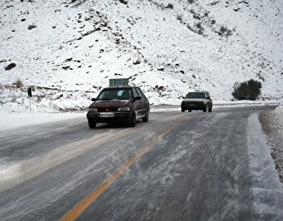 هم‌اکنون برف و کولاک شدید در جاده چالوس+ فیلم