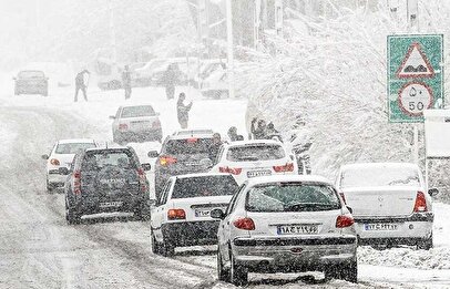 آخرین وضعیت راه‌های کشور/ بارش برف در برخی جاده‌ها و ممنوعیت تردد بدون زنجیر چرخ