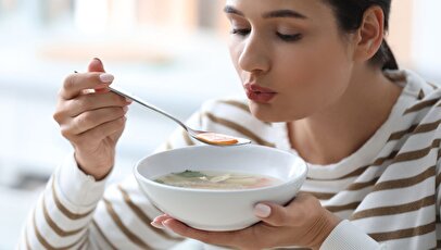 راهنمای تغذیه در زمان معده‌درد؛ چه بخوریم و چه نخوریم؟