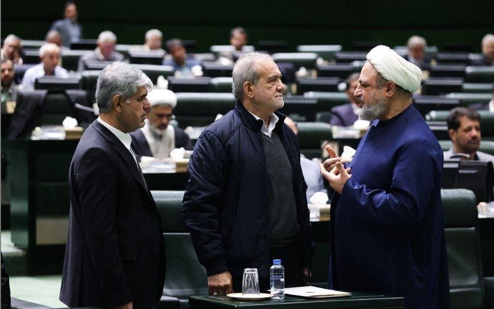 درگیری لفظی پزشکیان و رسایی در مجلس / رئیس جمهور دفاع کرد + عکس