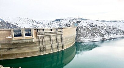 تصاویر تازه از دریاچه یخ‌زده سد زاینده‌رود+ فیلم