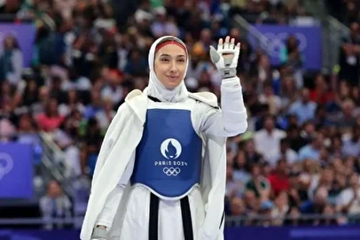 درخشش مدال طلا بر گردن مبینا نعمت زاده