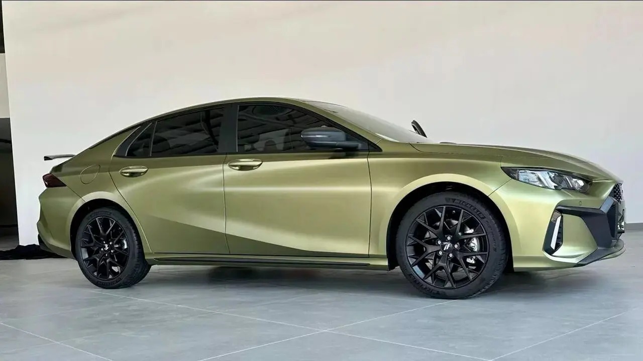 معرفی نسخه محدود دوج اتیتیود ۲۰۲۶ / قیمت سدان دوج اتیتیود اعلام شد معرفی نسخه محدود دوج اتیتیود ۲۰۲۶ / قیمت سدان دوج اتیتیود اعلام شد