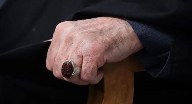 نوشته نگین انگشتر رهبر انقلاب خبرساز شد + عکس