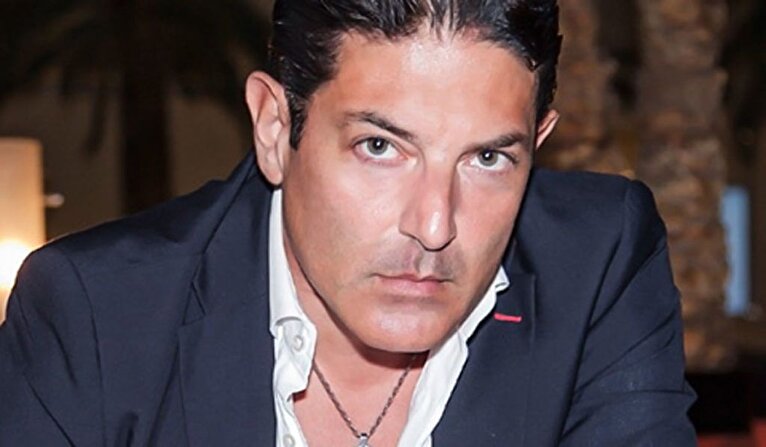 واکنش خواننده لس‌آنجلسی به حمله به مدرسه میناب + فیلم