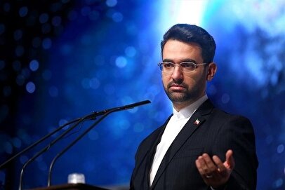 واکنش آذری جهرمی به توهین مستقیم ترامپ به مردم ایران