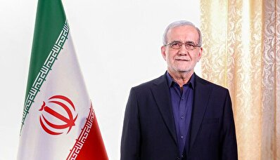 گفتگوی جالب مردم و مسعود پزشکیان در مراسم چهلم رهبر انقلاب + فیلمم