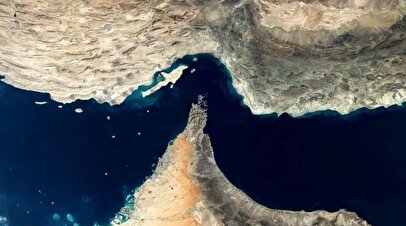 وضعیت واقعی تنگه هرمز از نگاه دوربین پهپاد‌های ایرانی + فیلم