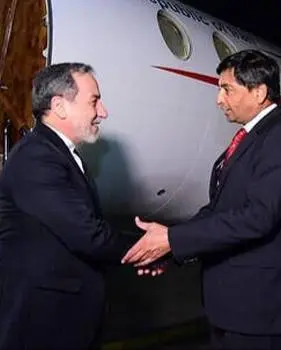 تصاویر توجه‌برانگیز از ورود عراقچی به اسلام‌آباد