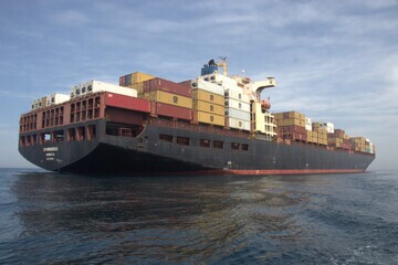 توقیف دو کشتی کانتینری با مالکیت رژیم صهیونیستی در تنگه هرمز+ عکس