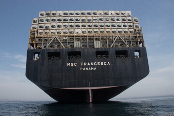 توقیف دو کشتی کانتینری با مالکیت رژیم صهیونیستی در تنگه هرمز+ عکس