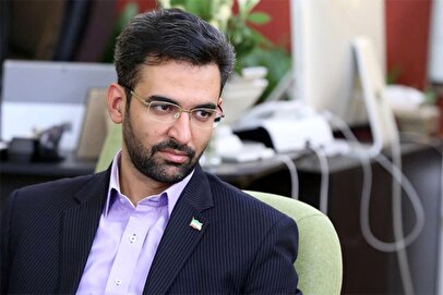 انتقاد تند آذری جهرمی از مخالفان توافق ایران و آمریکا / یک جای پای استدلال آنها میلنگد