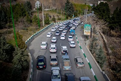 ترافیک در مسیرهای منتهی به پایتخت اوج گرفت / کنارگذر اراک بسته ماند