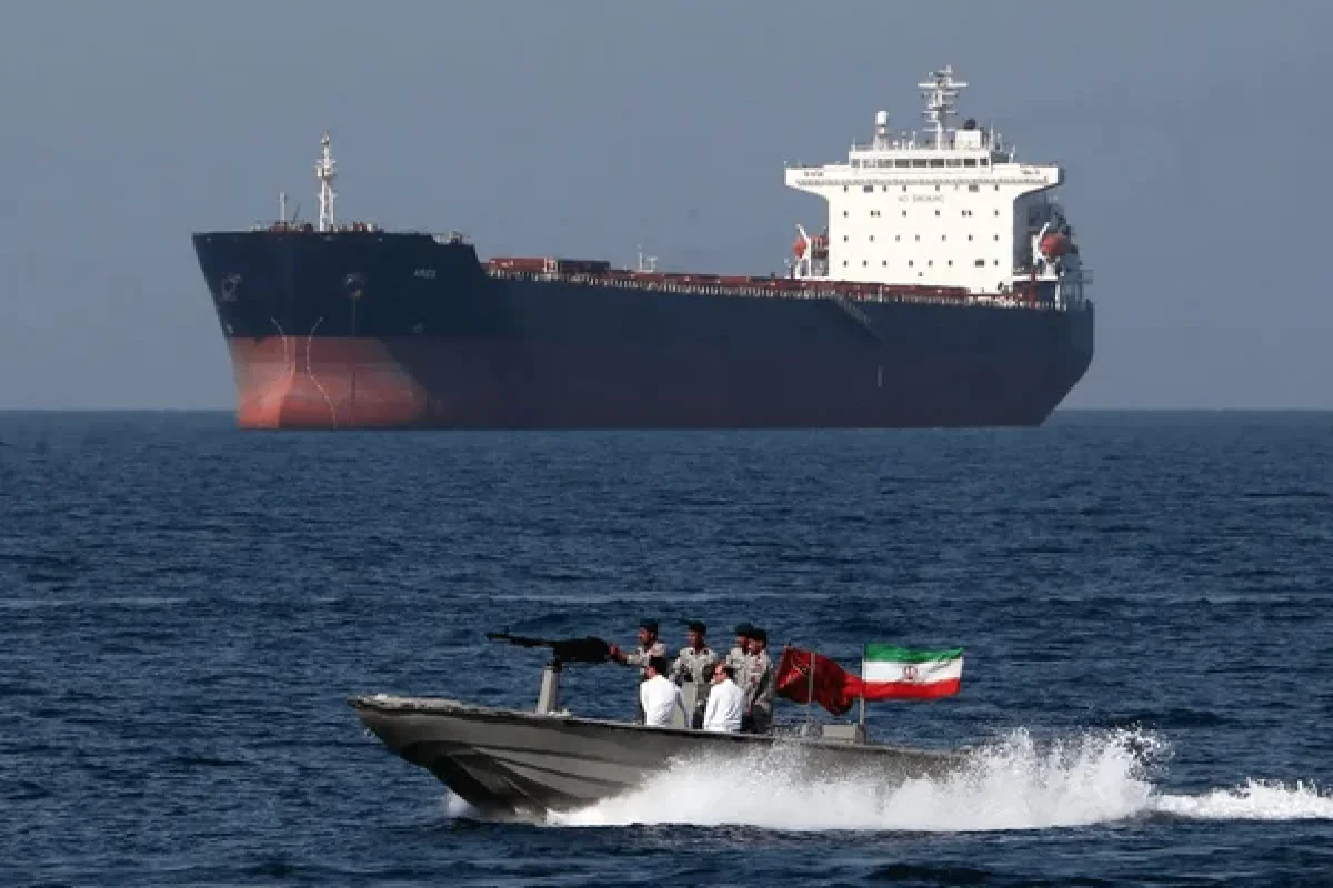 وال استریت ژورنال: درخواست تهران برای دریافت عوارض در تنگه هرمز، نگاه تازه‌ای به اقتصاد ۷.۸ میلیارد دلاری ارزهای دیجیتال ایران انداخته / ارزهای دیجیتال برای دولت‌های خارج از نظام مالی جریان اصلی، نقش [ویژه‌ای] ایفا می‌کنند