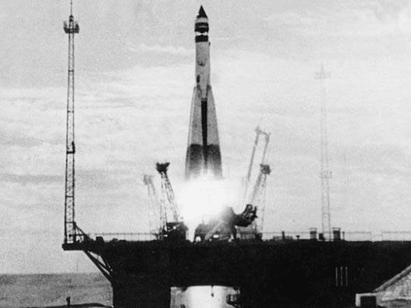 رونمایی از موشک بالستیک ۱۳۰۰۰ کیلومتری / موشک اتمی فراقاره‌ای ایران را بشناسید