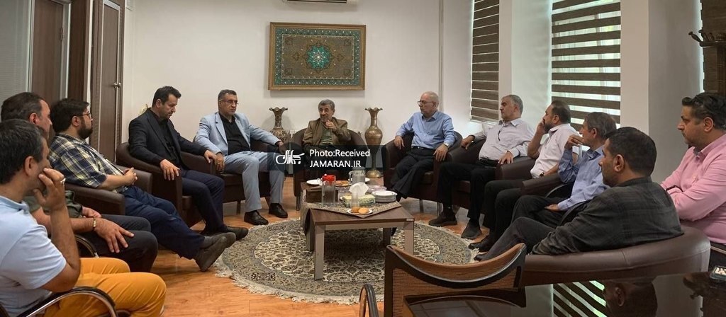 نشست در دفتر احمدی‌نژاد با محور تحولات روز کشور برگزار شد
