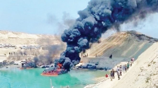 قايق، اینجا ‌همه چیز مردم است