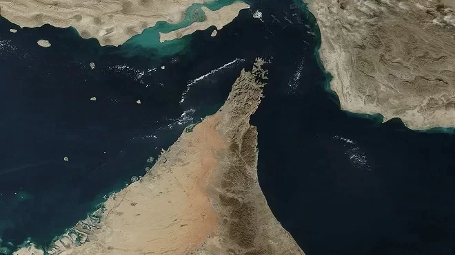 تناقض در اظهارات وزرای ترامپ درباره تنگه هرمز