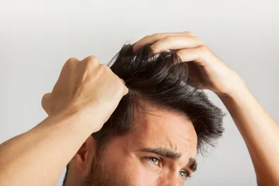 چرا-برخی-افراد-موهای-خود-را-می-کنند-سرنخ-جدید-درباره-تریکوتیلومانیا