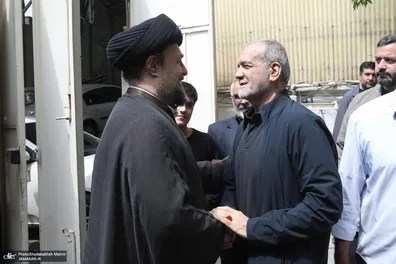 پزشکیان-و-دخترش-به-دیدار-یادگار-امام-رفتند-خوش-وبش-رئیس-جمهور-با-فرزند-احمد-خمینی-عکس