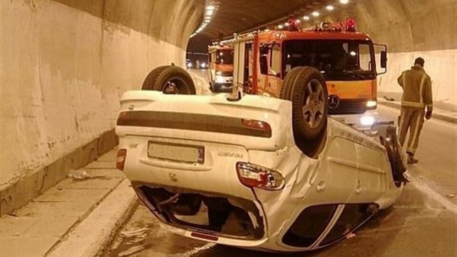 واژگونی ماشین عروس در اتوبان آزادگان