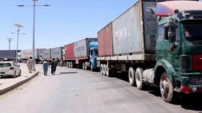 کامیون‌های ایرانی 15 روز پشت مرز افغانستان ماندند